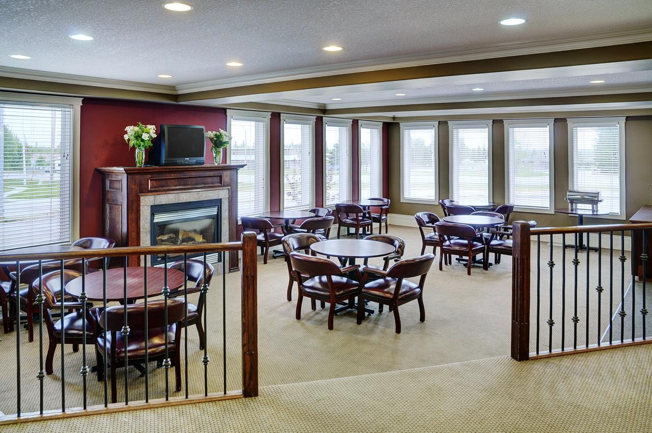Lakeview Inns & Suites - Edson Airport West Exteriör bild